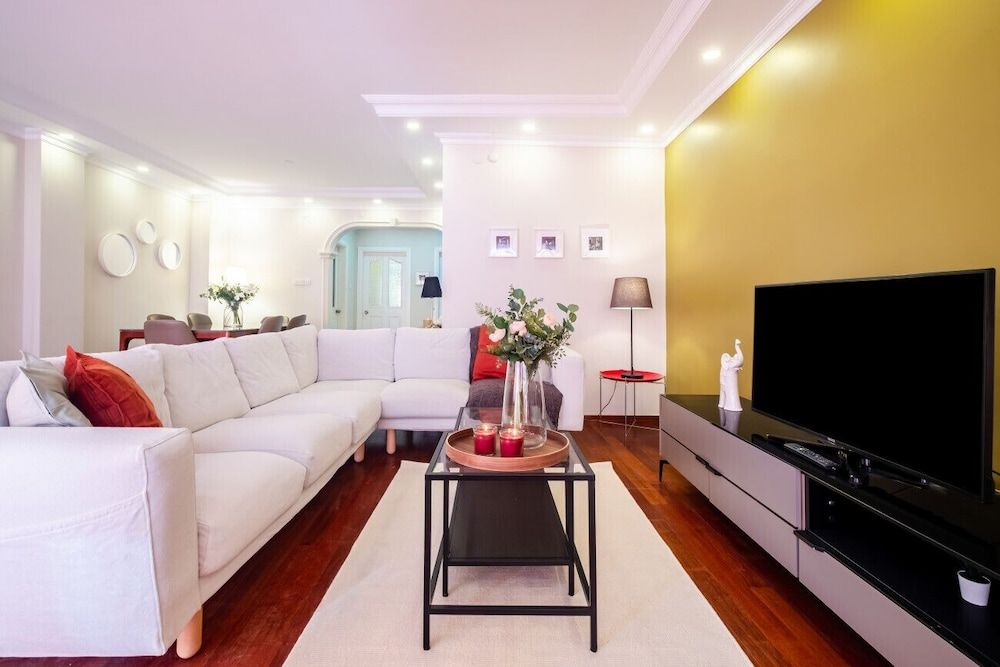 undefined Chic Flat With Balcony Near Moda Shore 6