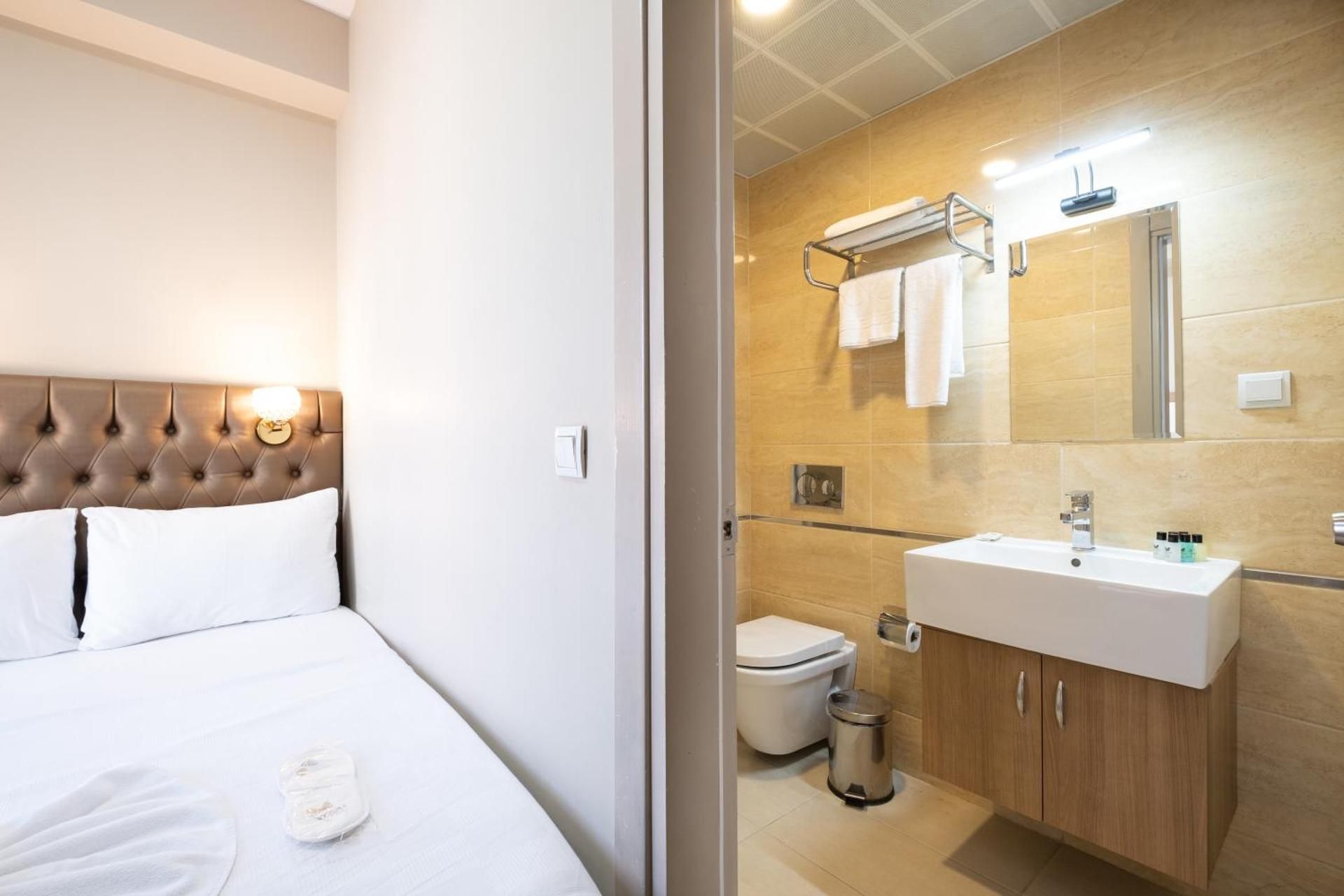 undefined Lavin Hotel & Suites 9