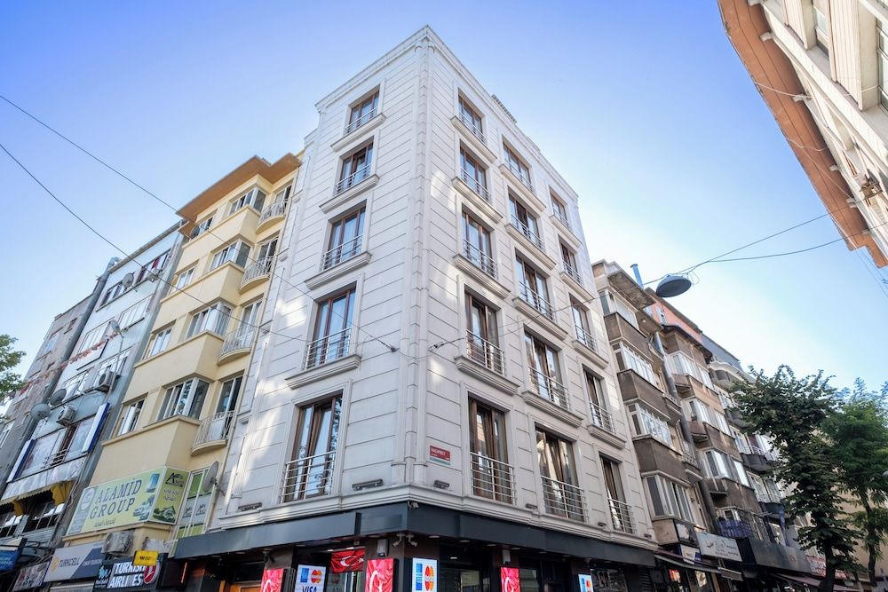 undefined Lavin Hotel & Suites 2