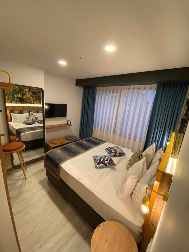 Economy Queen Room