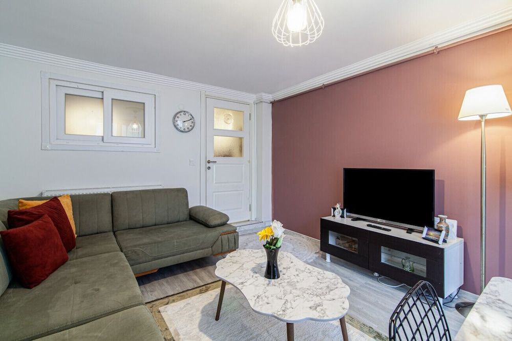 undefined Cozy Flat Close to Various Malls in Kagithane 2