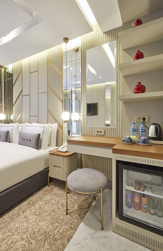 The Hubi Hotel Deluxe Room 3