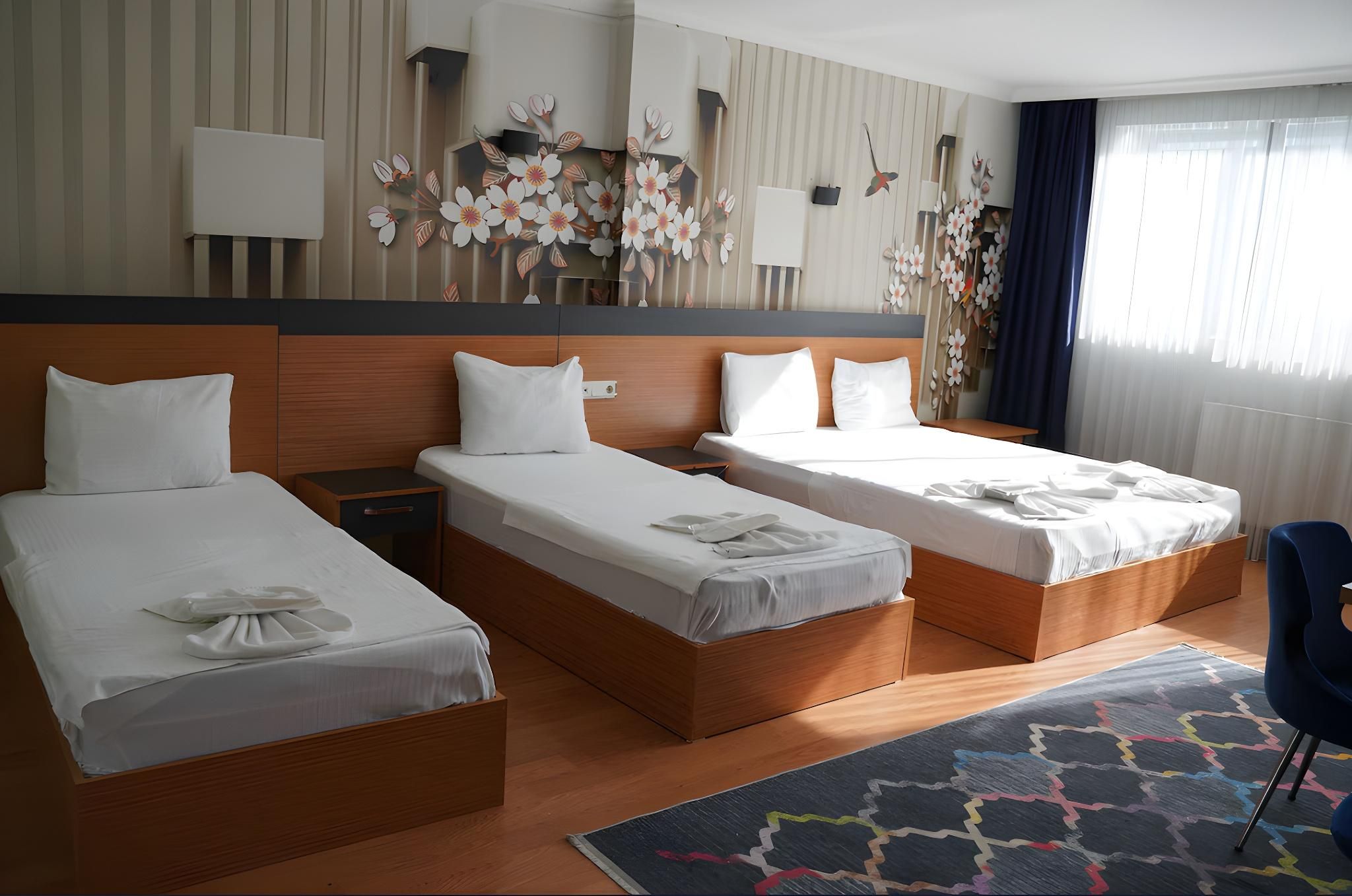 undefined Heraldic Room Hotel 4