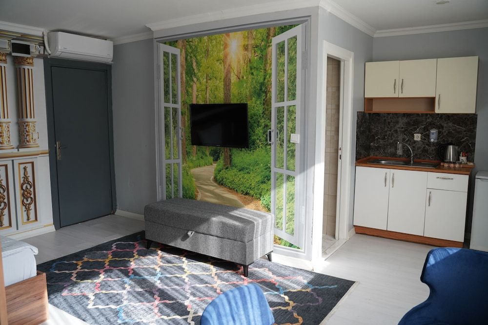 undefined Heraldic Room Hotel 2