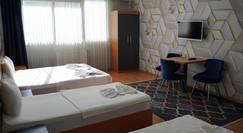 undefined Heraldic Room Hotel 7