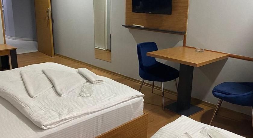 undefined Heraldic Room Hotel 4