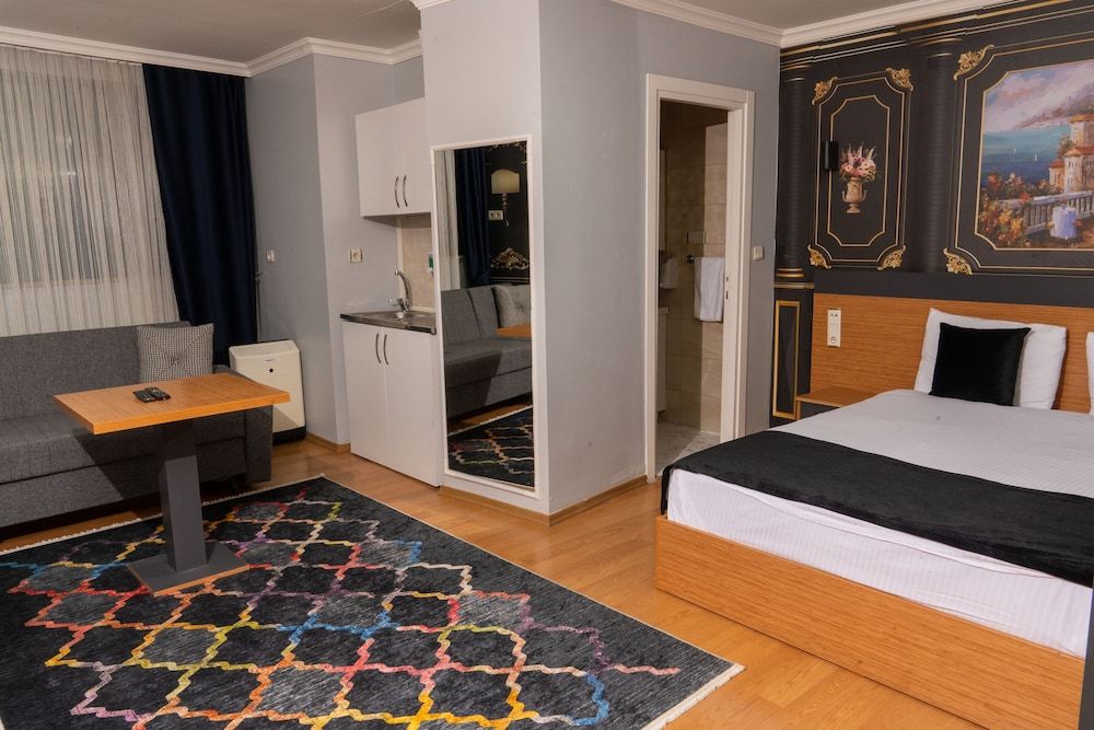 undefined Heraldic Room Hotel 8