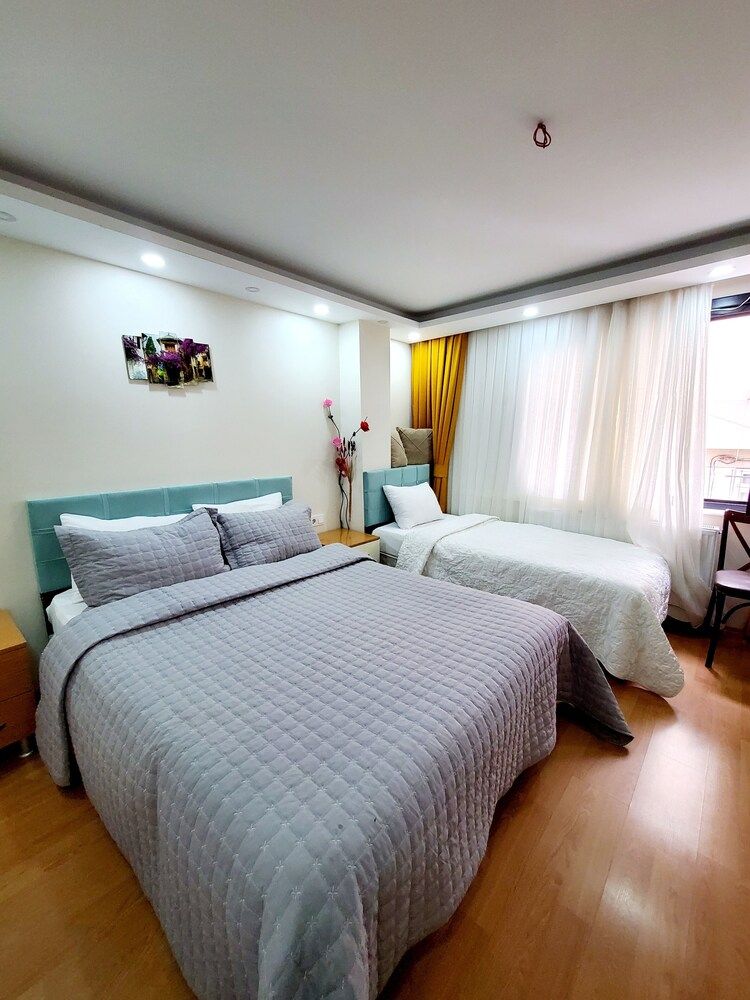 undefined Maniz Studio Apart 3