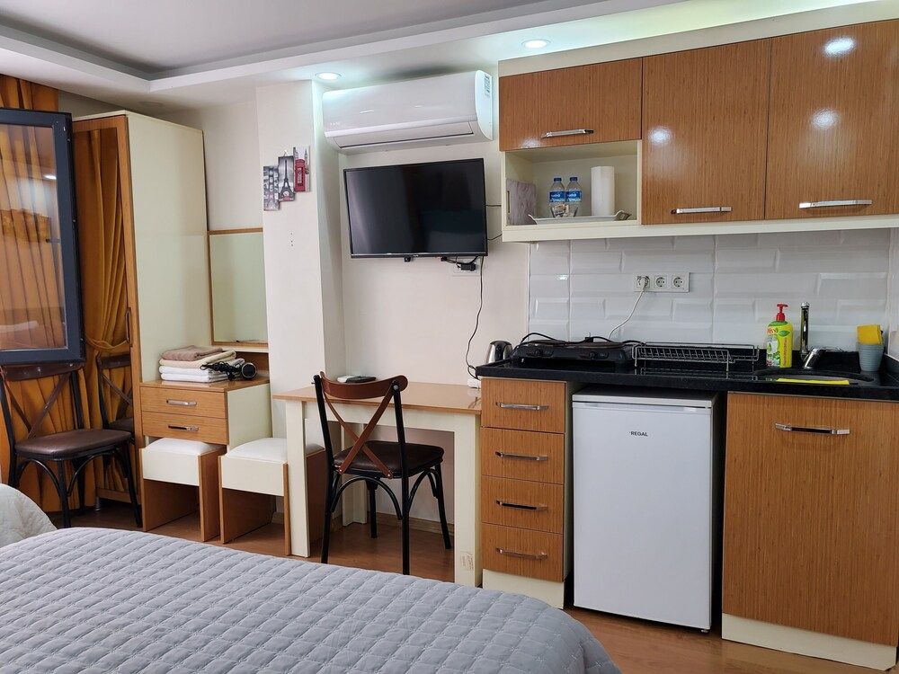 undefined Maniz Studio Apart