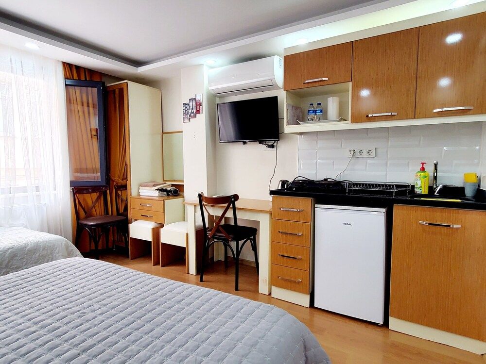 undefined Maniz Studio Apart 2