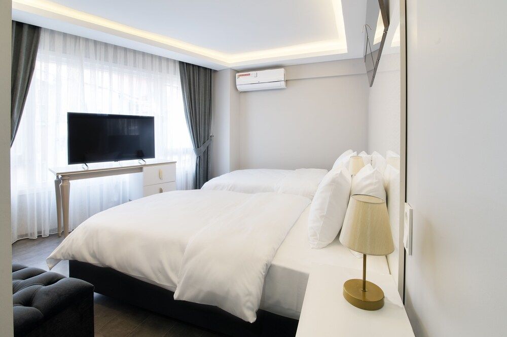 Economy Room