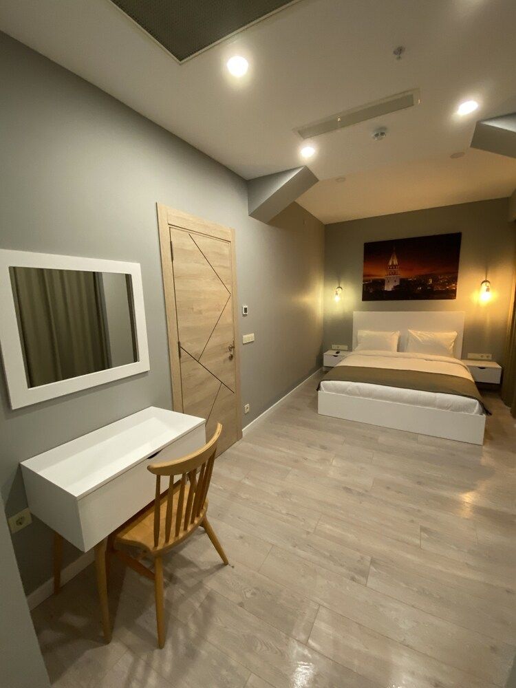 Li Hotel Pera Superior Double Room 4