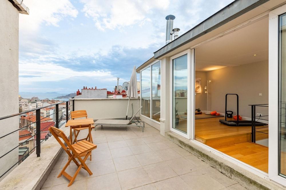 undefined Mesmerizing Flat With Bosphorus View