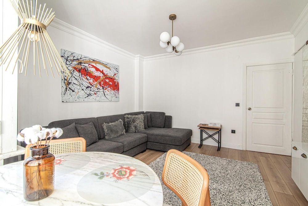 undefined Colorful Flat Near Cevahir Mall and Sisli Metro 5