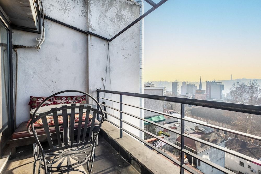 undefined Authentic Flat With Excellent Location in Beyoglu 3