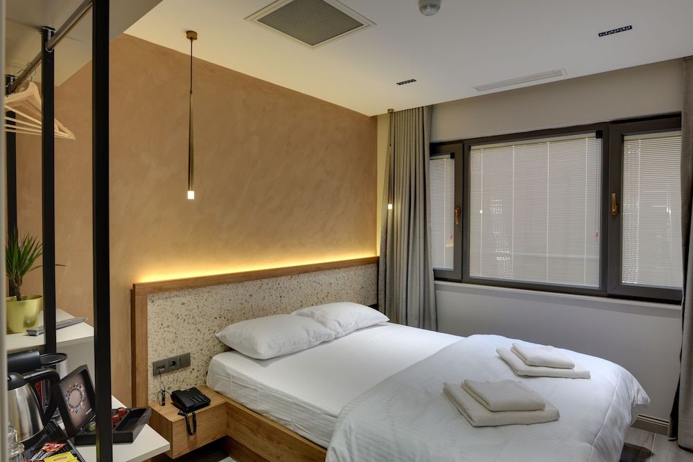 Economy Room