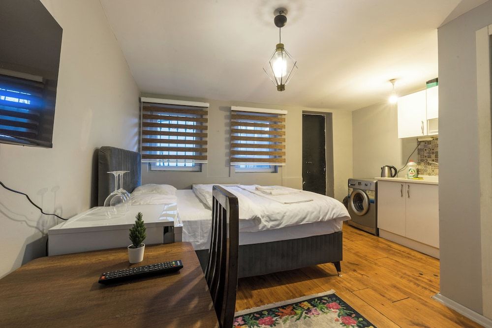 undefined Zelya Flats 9