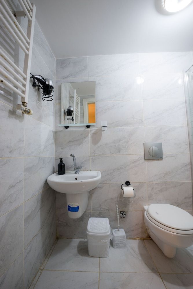 Zelya Flats Royal Room 6