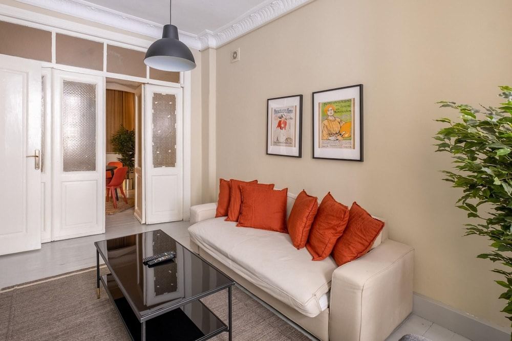 undefined Modern Flat With Central Location in Beyoglu 3