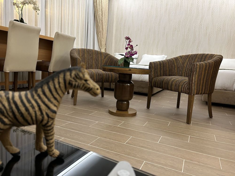 undefined Lily Rooms 10