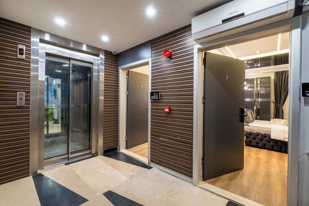 undefined Wind Suit 4