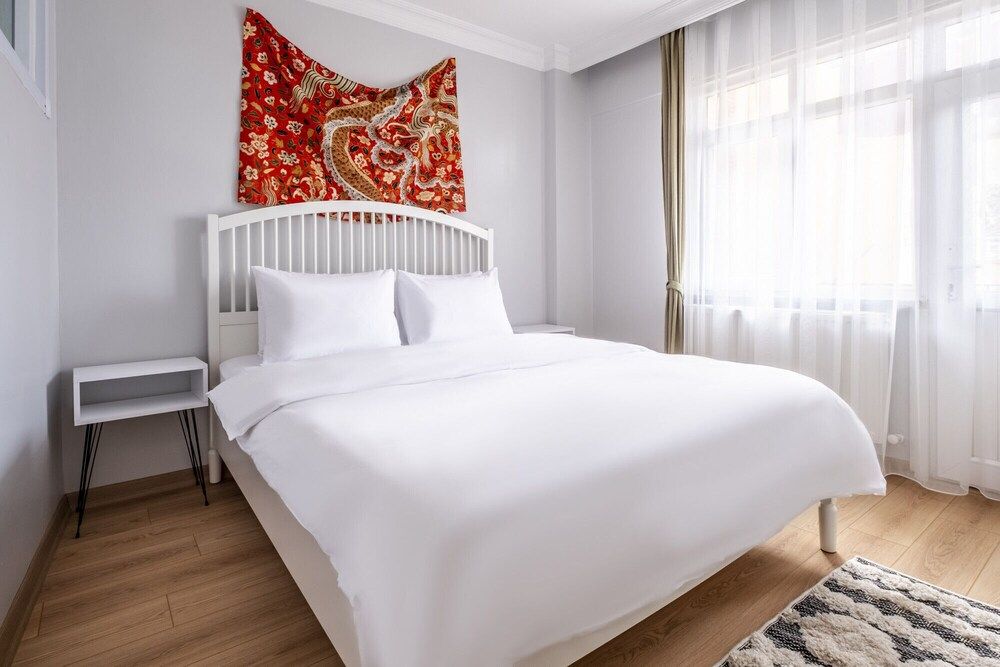 undefined Colorful and Central Flat With Balcony in Besiktas 2