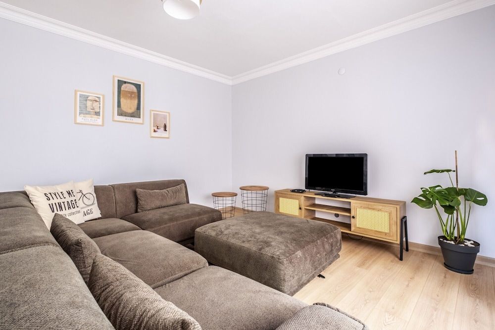 undefined Colorful and Central Flat With Balcony in Besiktas