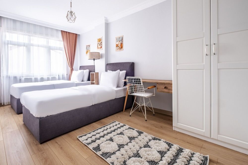 undefined Colorful and Central Flat With Balcony in Besiktas 3