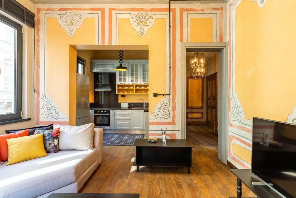 undefined Historical Flat With Turkish Hammam 8