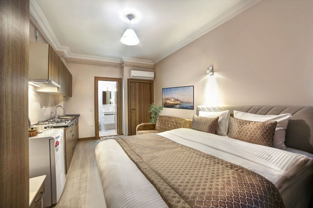 undefined Seven Roses Apart Hotel 10