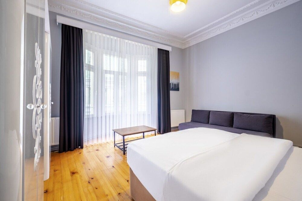 undefined Refreshing and Central Apartment in Beyoglu 8
