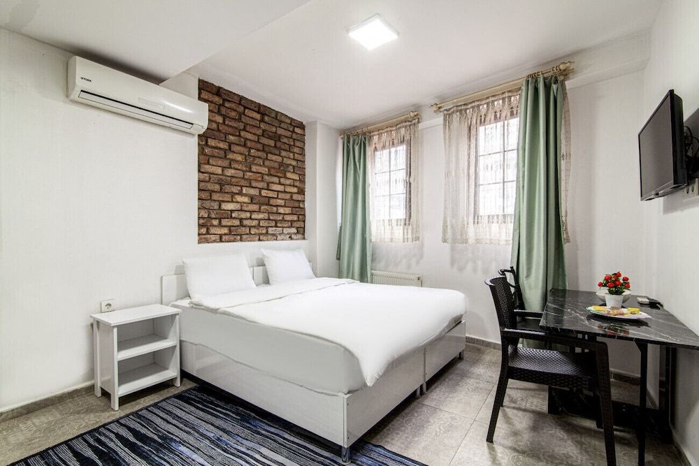 Comfy Studio Flat With Great Location in Beyoglu Apartment