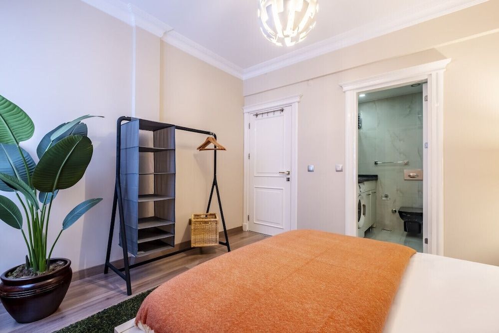 undefined Captivating Flat With Balcony Near Besiktas Pier 10