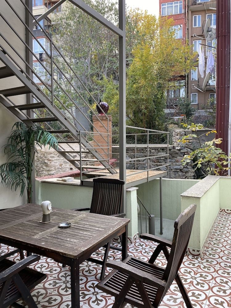 undefined The Bridge Hotel 7