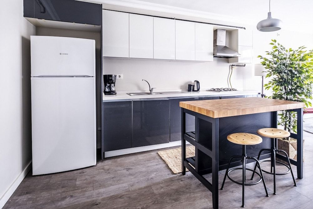 undefined Central Flat With Sleek Interior in Sisli 5