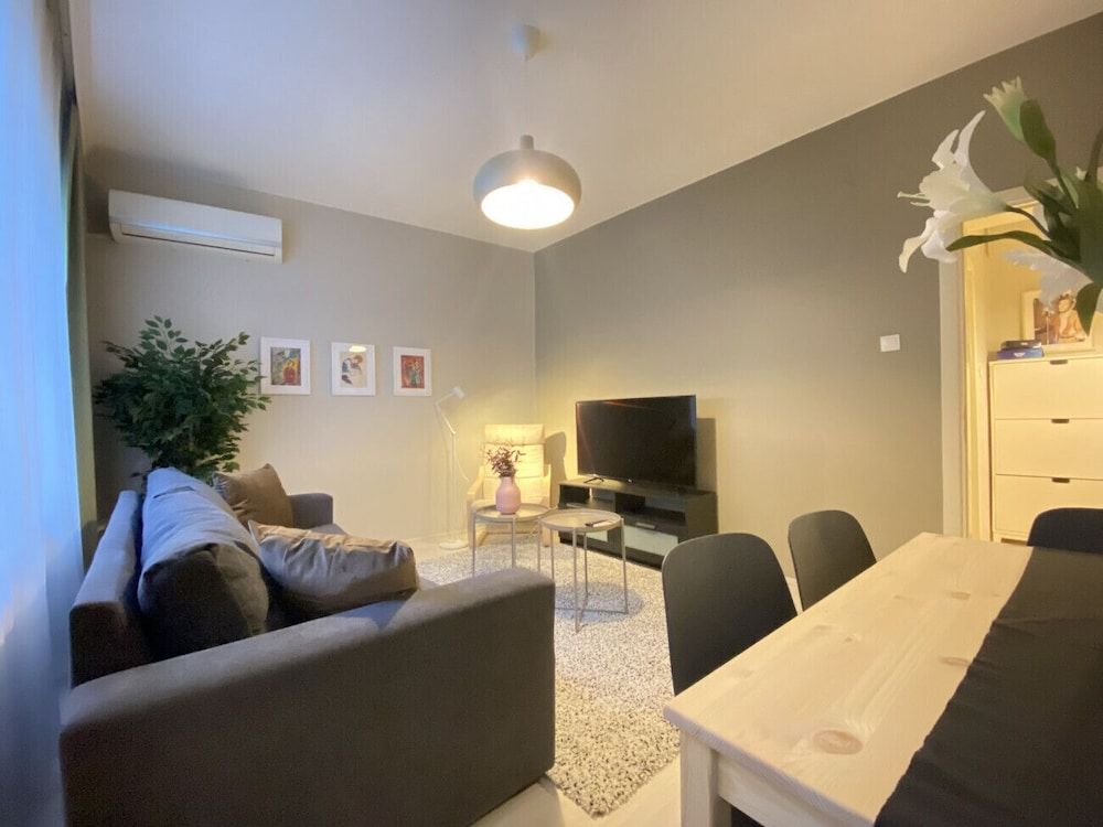 undefined Centrally Located Chic Flat Near Macka Park