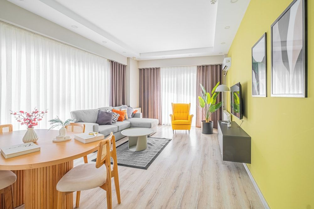 Grand Apartment