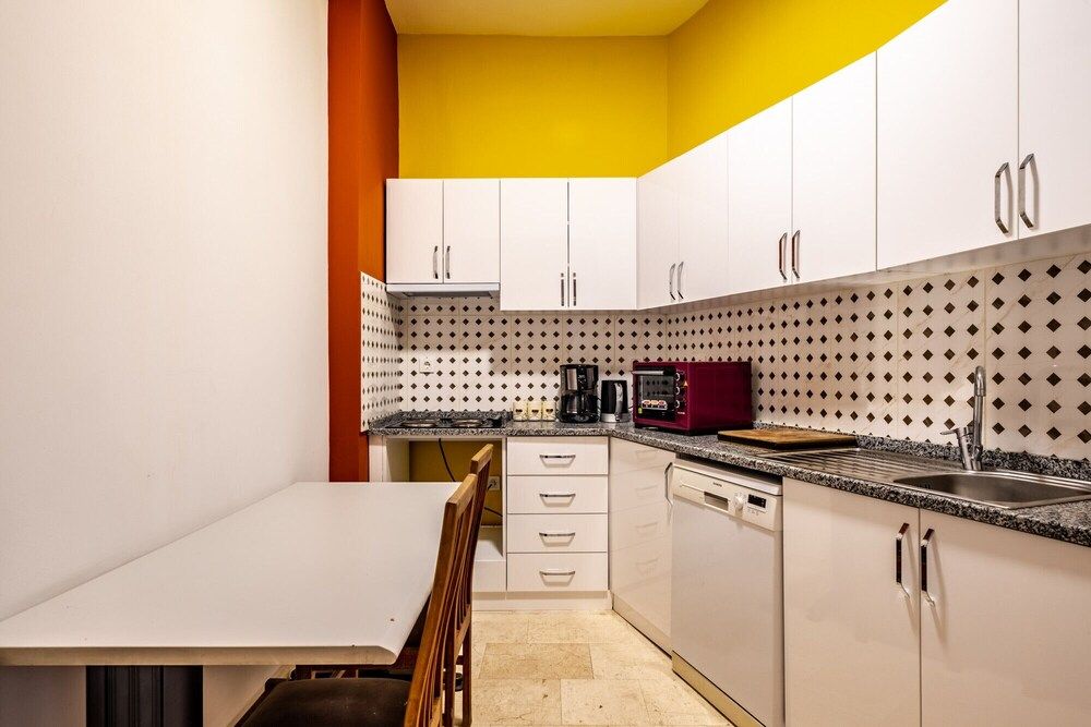 undefined Dreamy Flat With Excellent Location in Beyoglu 8