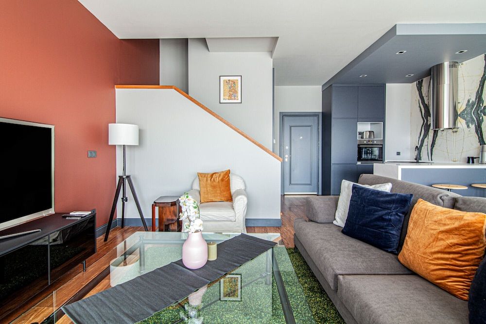 undefined Centrally Located Flat With Balcony in Beyoglu 8