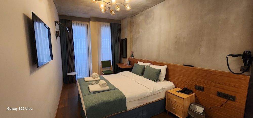Aleksandr Pera Hotel Economy Double Room 2