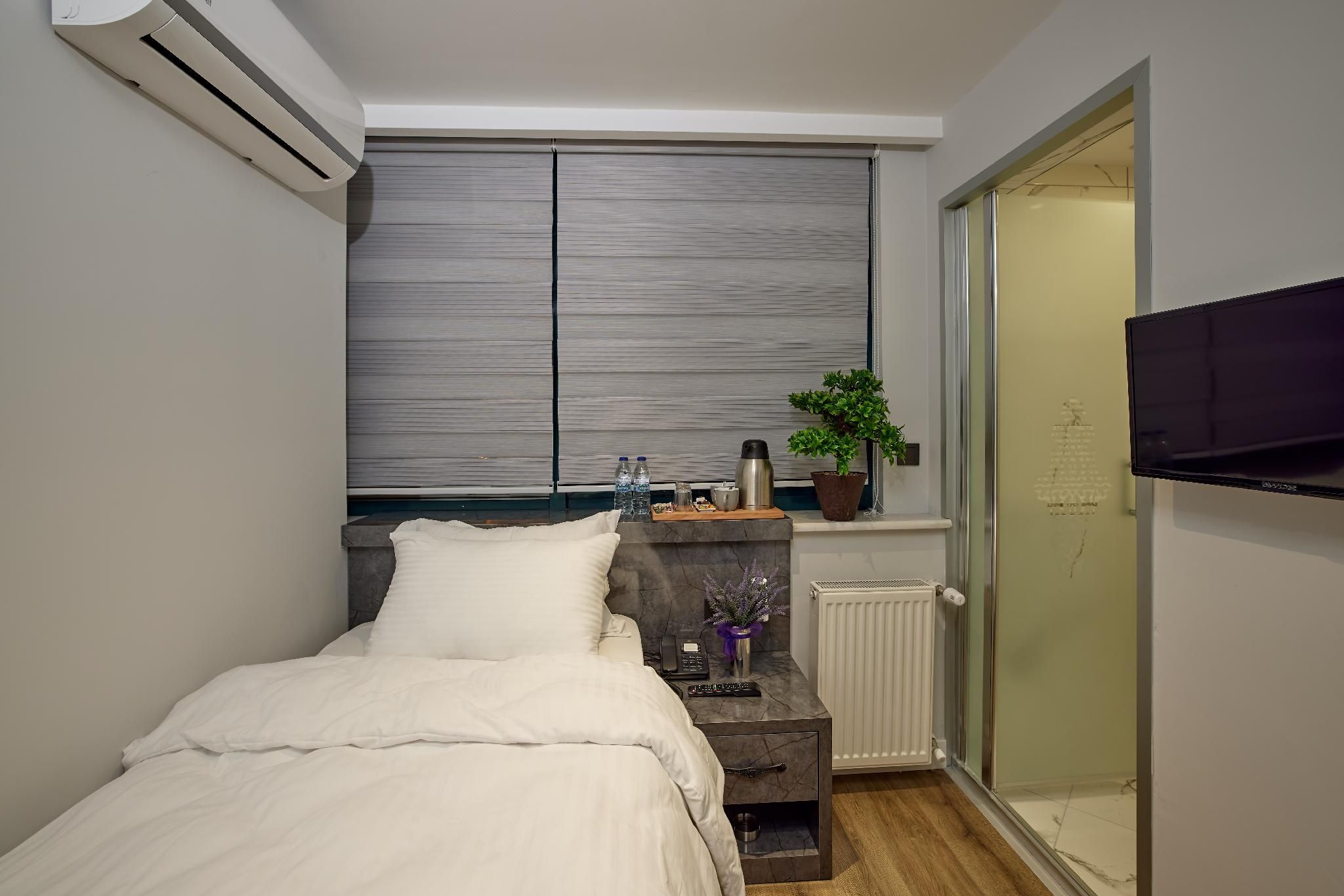 undefined The Bold Hotel 3