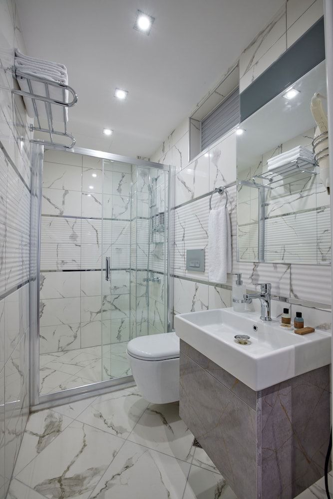 undefined The Bold Hotel 9