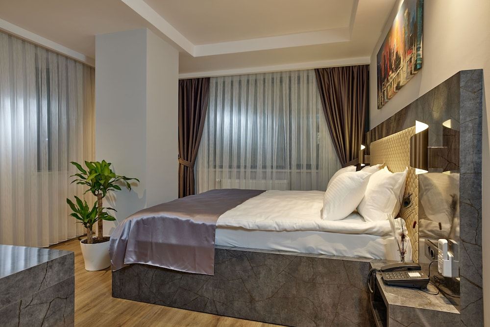 undefined The Bold Hotel 8