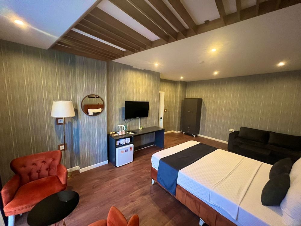 Beta Hotel Premium Room 2