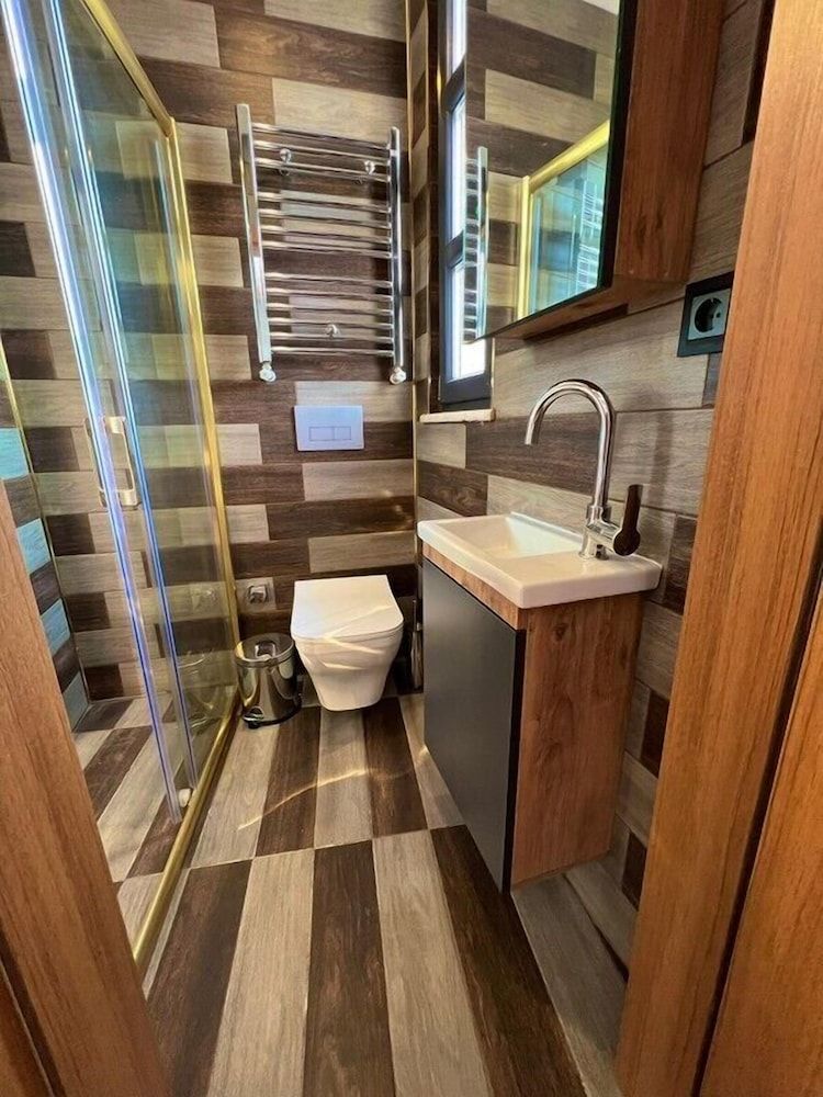 Beta Hotel Premium Room 5