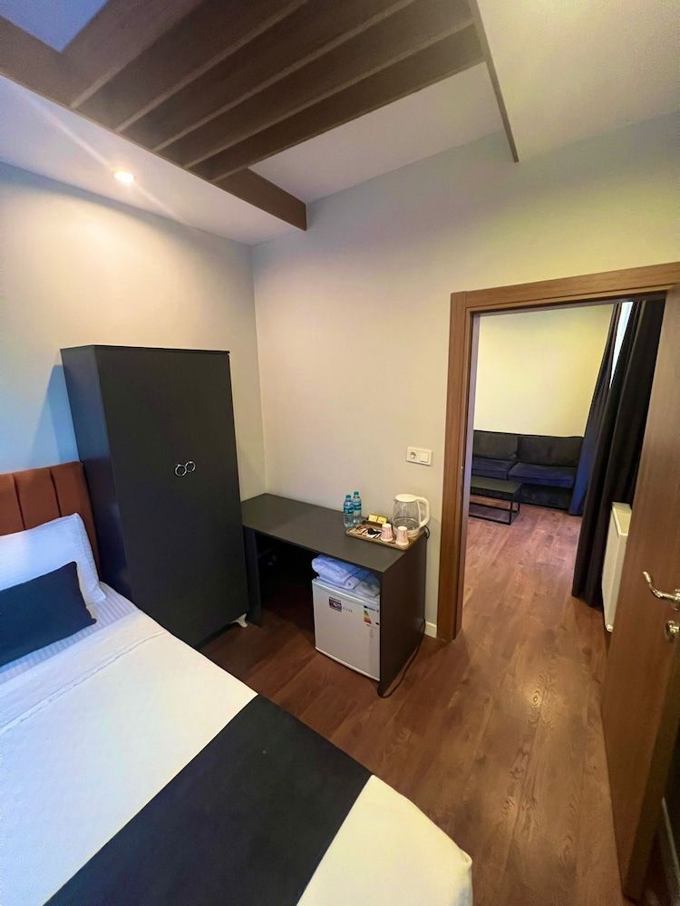 Deluxe Suite, Multiple Beds, Non Smoking
