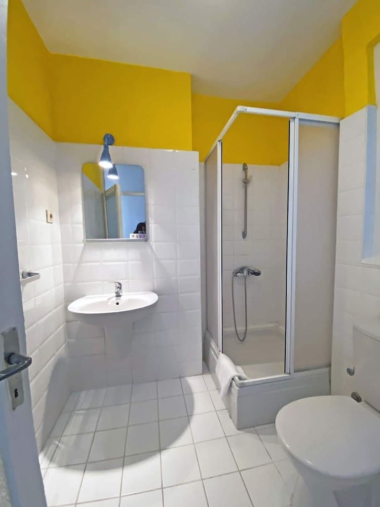 Petek Pansiyon Business Room 11