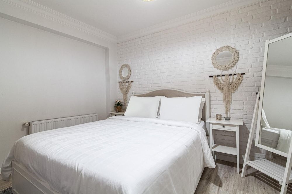 undefined Flat With Backyard Close to Sapphire Shopping Mall 3