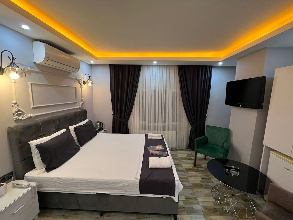 undefined Cevas Suite Hotel 4