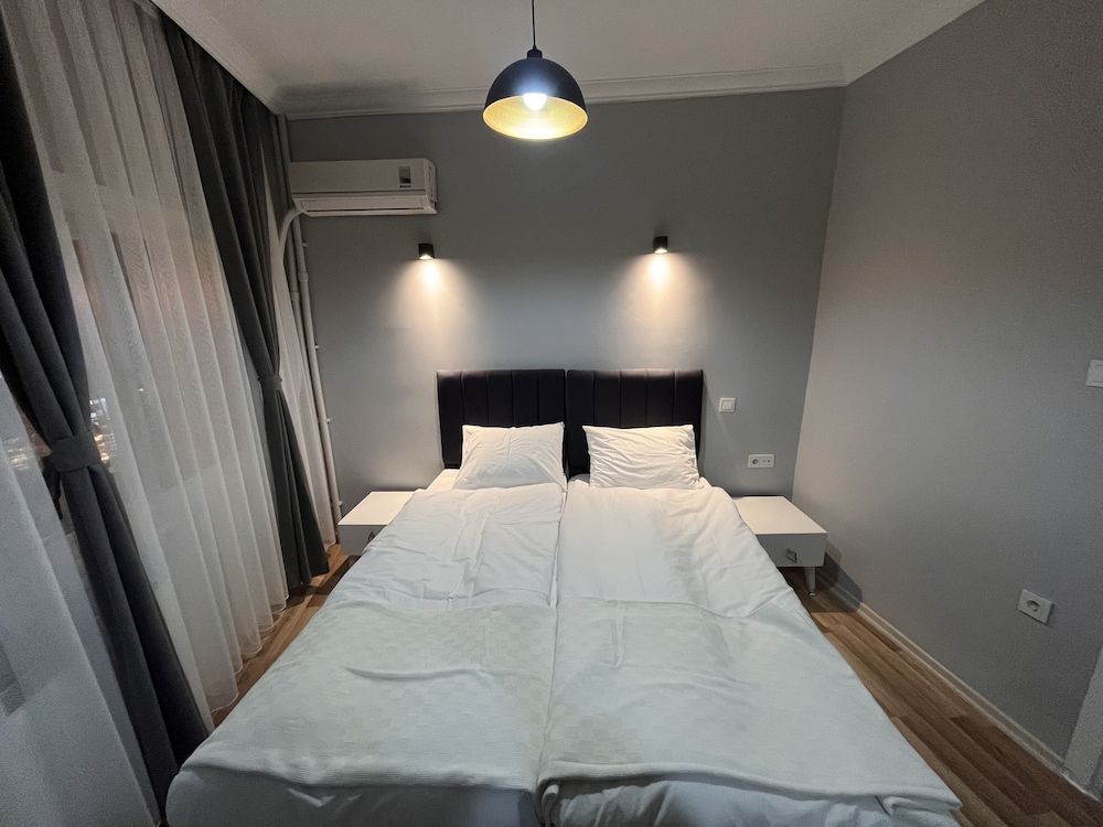 Triple Room, Asparagus 203